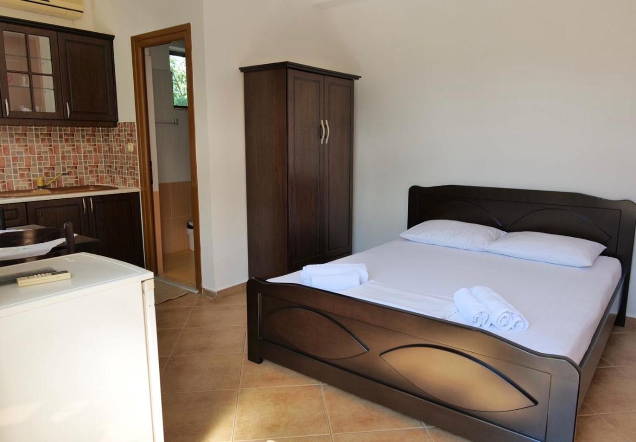 Vita Apartment - Spacious Garden And Balcony 5 Min To Beach & Center Εξαμίλιο Εξωτερικό φωτογραφία